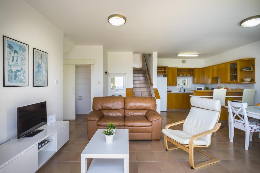 Protaras Beachfront Sirina Lina Suite Παραλίμνι Εξωτερικό φωτογραφία