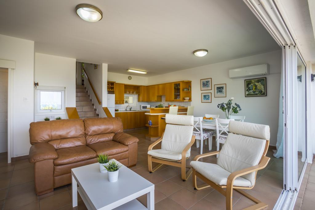 Protaras Beachfront Sirina Lina Suite Παραλίμνι Εξωτερικό φωτογραφία